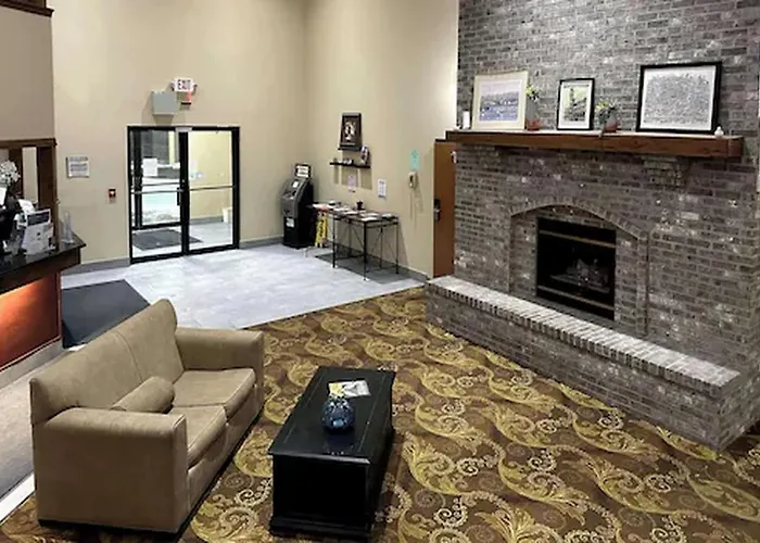 Quality Suites Near West Acres
