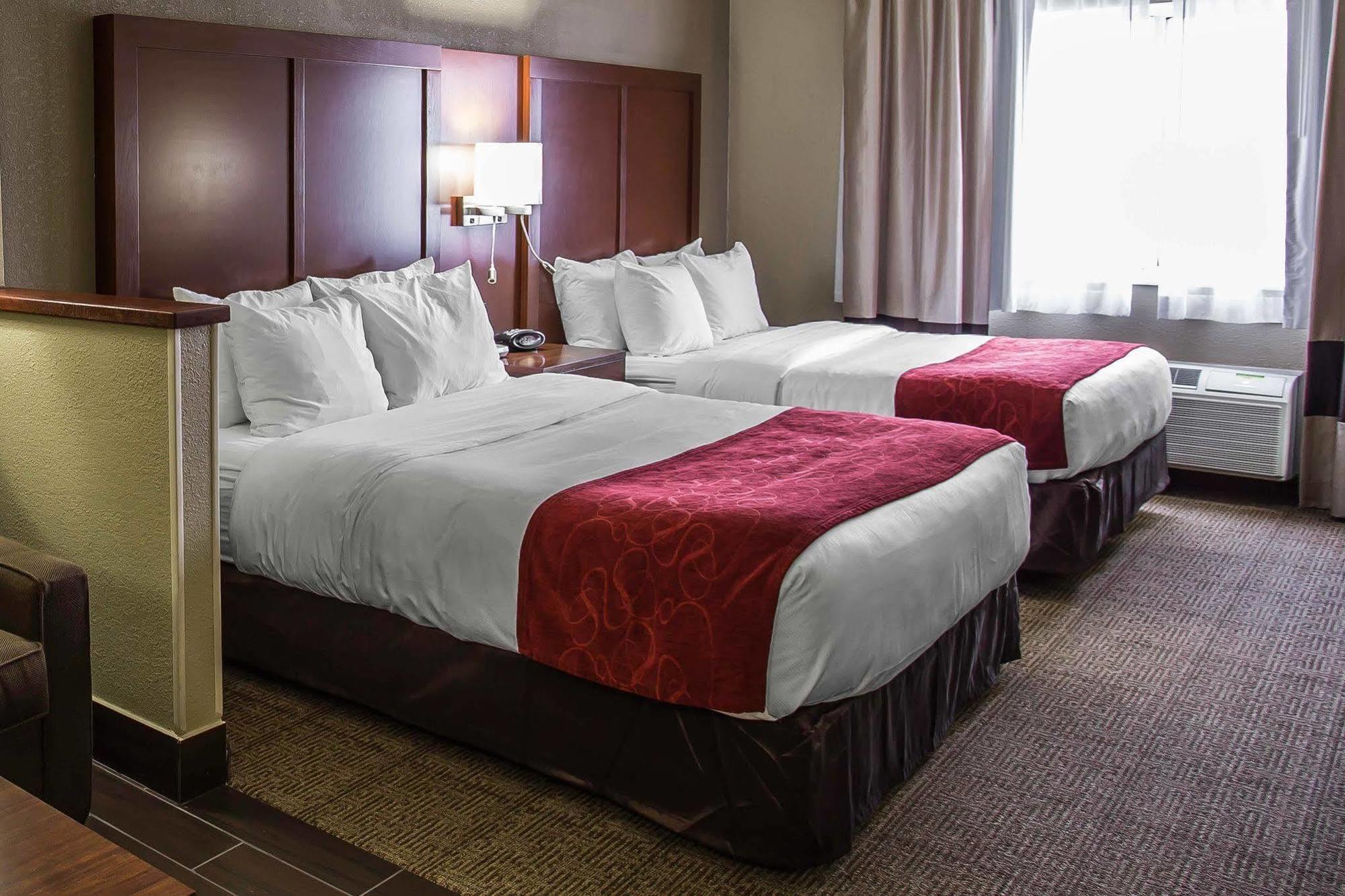 Hotel Quality Near West Acres 2*